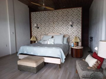 CASA DE PLAYA, AMUEBLADA, EN VENTA, PENINSULA DE SANTIAGO, MANZANILLO, COL.