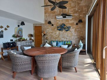 CASA DE PLAYA, AMUEBLADA, EN VENTA, PENINSULA DE SANTIAGO, MANZANILLO, COL.