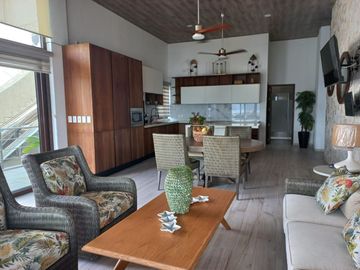 CASA DE PLAYA, AMUEBLADA, EN VENTA, PENINSULA DE SANTIAGO, MANZANILLO, COL.