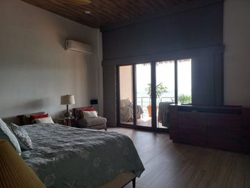 CASA DE PLAYA, AMUEBLADA, EN VENTA, PENINSULA DE SANTIAGO, MANZANILLO, COL.