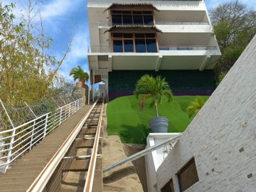 CASA DE PLAYA, AMUEBLADA, EN VENTA, PENINSULA DE SANTIAGO, MANZANILLO, COL.