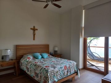 CASA DE PLAYA, AMUEBLADA, EN VENTA, PENINSULA DE SANTIAGO, MANZANILLO, COL.