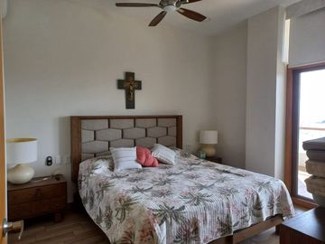 CASA DE PLAYA, AMUEBLADA, EN VENTA, PENINSULA DE SANTIAGO, MANZANILLO, COL.