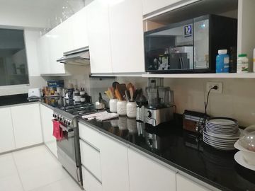 VENDO, Precioso, amplio y muy iluminado Dpto 230mts. 3dorm c/vista al Golf Los Inkas – Calle Los Topacios 153 Surco