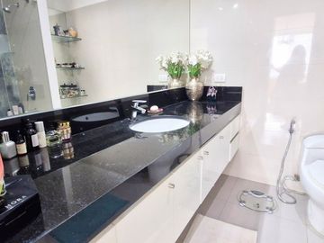 VENDO, Precioso, amplio y muy iluminado Dpto 230mts. 3dorm c/vista al Golf Los Inkas – Calle Los Topacios 153 Surco