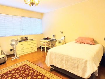 VENDO, Precioso, amplio y muy iluminado Dpto 230mts. 3dorm c/vista al Golf Los Inkas – Calle Los Topacios 153 Surco