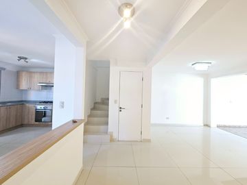 HERMOSA CASA REMODELADA, 3D, 2B, ALBERTO UNDURRAGA,HUECHURABA