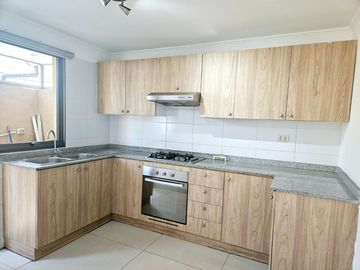 HERMOSA CASA REMODELADA, 3D, 2B, ALBERTO UNDURRAGA,HUECHURABA