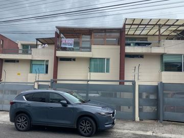 VENTA CASA 3 DORITORIOS CON BAÑO EN CONJUNTO EN CARCELEN, QUITO NORTE