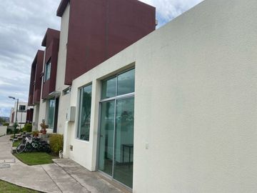 VENTA CASA 3 DORITORIOS CON BAÑO EN CONJUNTO EN CARCELEN, QUITO NORTE