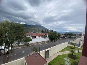 VENTA CASA 3 DORITORIOS CON BAÑO EN CONJUNTO EN CARCELEN, QUITO NORTE
