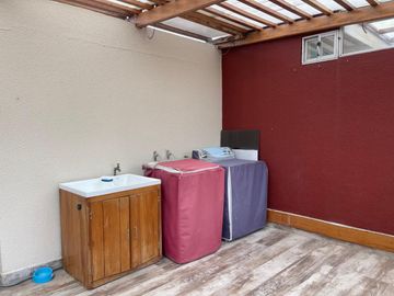 VENTA CASA 3 DORITORIOS CON BAÑO EN CONJUNTO EN CARCELEN, QUITO NORTE