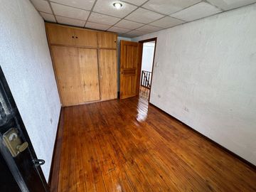 Casa de venta con local comercial sector Carapungo en Quito Ecuador de oportunidad, Amplia, Independiente ...