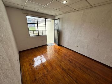 Casa de venta con local comercial sector Carapungo en Quito Ecuador de oportunidad, Amplia, Independiente ...
