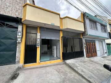 Casa de venta con local comercial sector Carapungo en Quito Ecuador de oportunidad, Amplia, Independiente ...