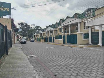 Casa de venta de oportunidad junto al Portal Shopping – $69.990 Quito - Ecuador.               House for Sale at a Bargain Price Next to Portal Shopping – $69,990 Quito, Ecuador