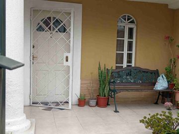 Casa de venta de oportunidad junto al Portal Shopping – $69.990 Quito - Ecuador.               House for Sale at a Bargain Price Next to Portal Shopping – $69,990 Quito, Ecuador