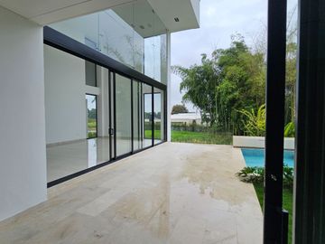 VENDO  EXCLUSIVA CASA EN EL SECTOR DE CERRITOS, MANIZALES.