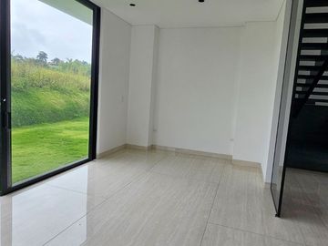 VENDO  EXCLUSIVA CASA EN EL SECTOR DE CERRITOS, MANIZALES.