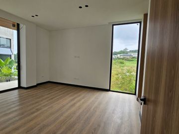VENDO  EXCLUSIVA CASA EN EL SECTOR DE CERRITOS, MANIZALES.
