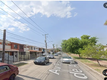 Casa en Oportunidad en Tlaquepaque – A 3 Cuadras del ITESO, ¡Inversión Ideal!