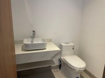 Departamento de venta de dos dormitorios sector Cumbayá – Urbanización privada con amenidades de lujo cerca a la Universidad San Francisco de Quito a estrenar...