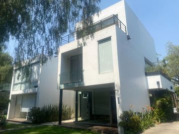 Casa en venta en Pedregal en condominio horizontal en Calle cerrada con vigilancia