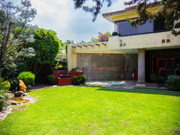 RESIDENCIA EN VENTA EN JARDINES DEL PEDREGAL CON GRAN JARDIN PLANO