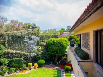 RESIDENCIA EN VENTA EN JARDINES DEL PEDREGAL CON GRAN JARDIN PLANO