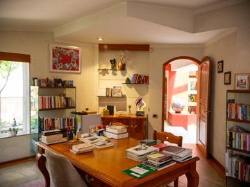RESIDENCIA EN VENTA EN JARDINES DEL PEDREGAL CON GRAN JARDIN PLANO