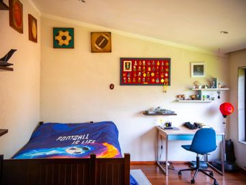 RESIDENCIA EN VENTA EN JARDINES DEL PEDREGAL CON GRAN JARDIN PLANO