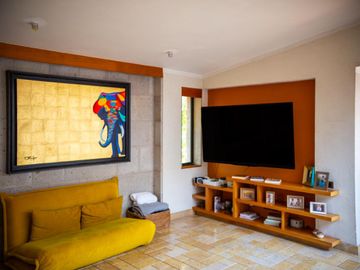 RESIDENCIA EN VENTA EN JARDINES DEL PEDREGAL CON GRAN JARDIN PLANO