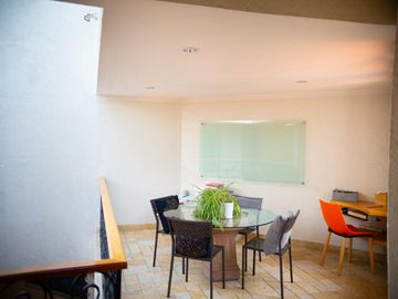 RESIDENCIA EN VENTA EN JARDINES DEL PEDREGAL CON GRAN JARDIN PLANO