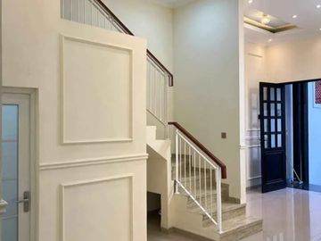 Rumah Baru Minimalis Modern di Komplek Ketintang Madya Surabaya Selatan
