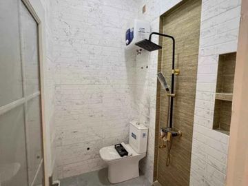 Rumah Baru Minimalis Modern di Komplek Ketintang Madya Surabaya Selatan