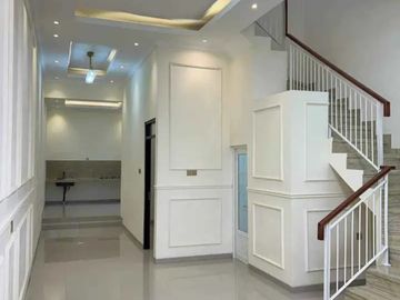Rumah Baru Minimalis Modern di Komplek Ketintang Madya Surabaya Selatan