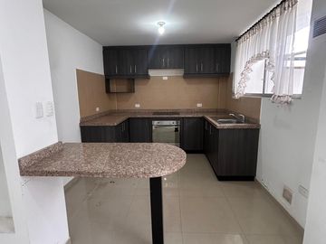 Venta de casa, sector Calderón, Quito