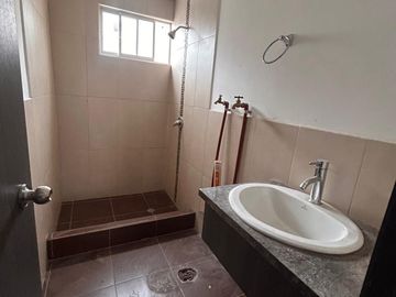 Venta de casa, sector Calderón, Quito