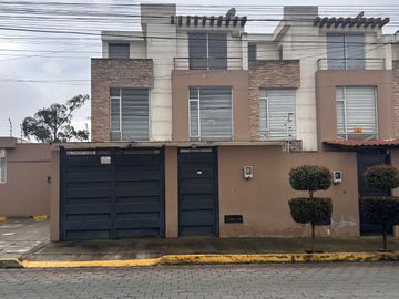 Venta de casa, sector Calderón, Quito