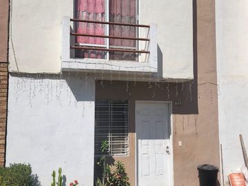 Casa Dentro de Coto en Fracc Parques del Palmar