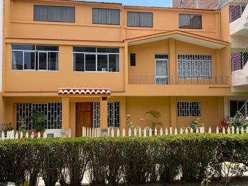 VENDO CASA +DEPARTAMENTO EN PUEBLO LIBRE  Cerca al cruce de Sucre y Bolivar- Hospital Santa Rosa