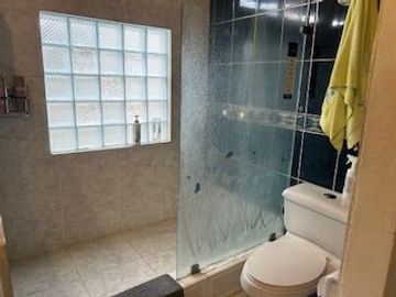 VENDO UNA CASA DE 4 DORMITORIOS EN PUERTO AZUL