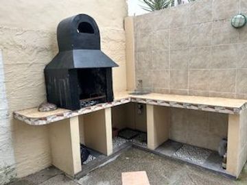 VENDO UNA CASA DE 4 DORMITORIOS EN PUERTO AZUL