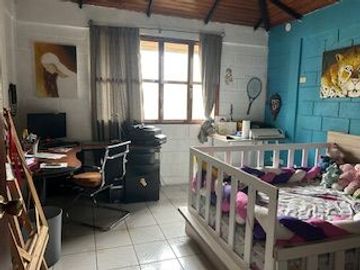 VENDO UNA CASA DE 4 DORMITORIOS EN PUERTO AZUL