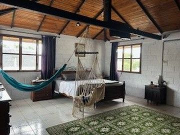 VENDO UNA CASA DE 4 DORMITORIOS EN PUERTO AZUL