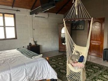 VENDO UNA CASA DE 4 DORMITORIOS EN PUERTO AZUL