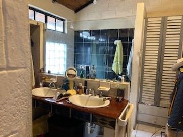 VENDO UNA CASA DE 4 DORMITORIOS EN PUERTO AZUL