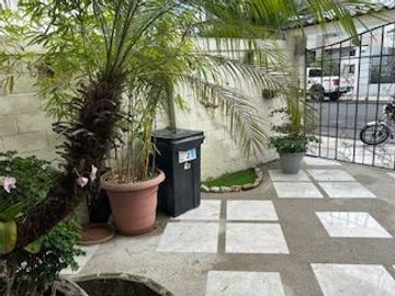 VENDO UNA CASA DE 4 DORMITORIOS EN PUERTO AZUL
