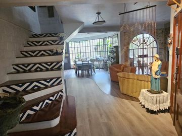 VENDO UNA CASA DE 4 DORMITORIOS EN PUERTO AZUL