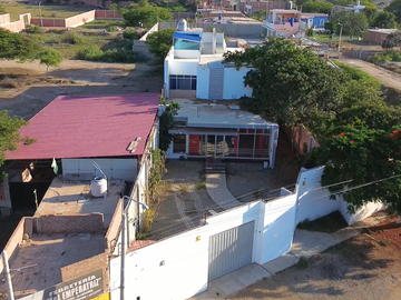 CASA EN VENTA 933 m2 - Carretera Chiclayo - Pimentel
